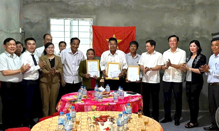 Chia sẻ yêu thương từ những mái nhà