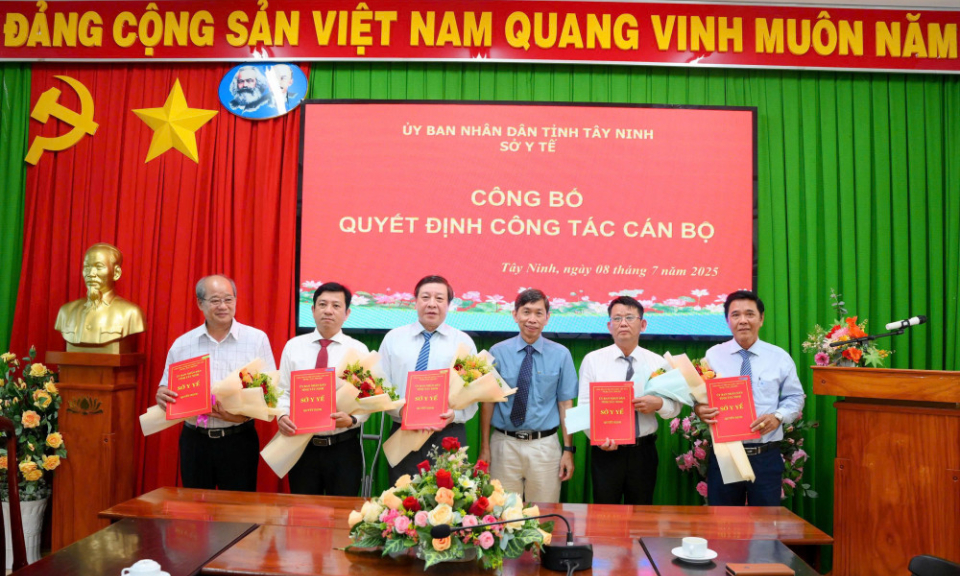 Sở Y tế tỉnh Tây Ninh công bố quyết định công tác cán bộ