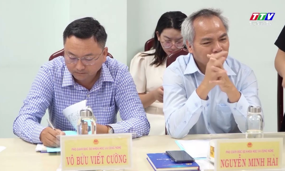 Lãnh đạo UBND tỉnh làm việc với Sở Khoa học và Công nghệ