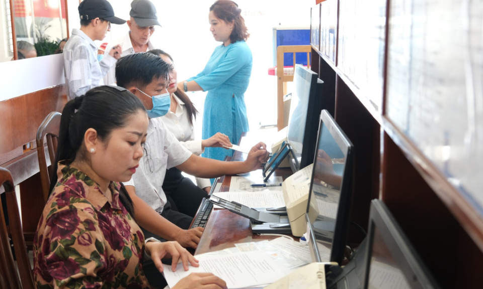 Vượt qua khó khăn ban đầu, phục vụ tốt cho người dân