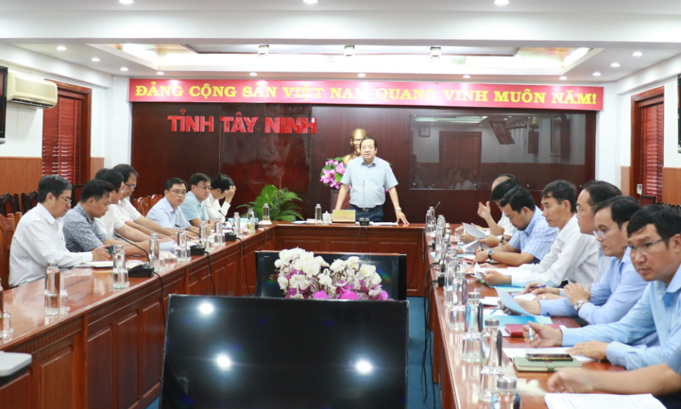 Phó Chủ tịch UBND tỉnh - Nguyễn Minh Lâm làm việc với Trung tâm Phát triển Quỹ đất tỉnh