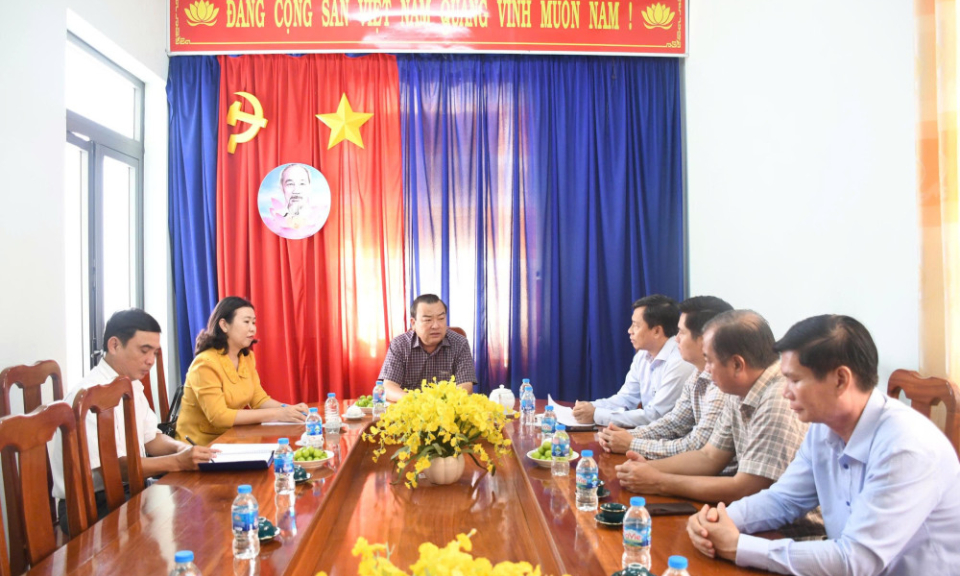 Phó Bí thư Tỉnh ủy, Trưởng Đoàn đại biểu Quốc hội tỉnh Tây Ninh thăm và làm việc tại xã An Ninh và xã Hiệp Hòa 