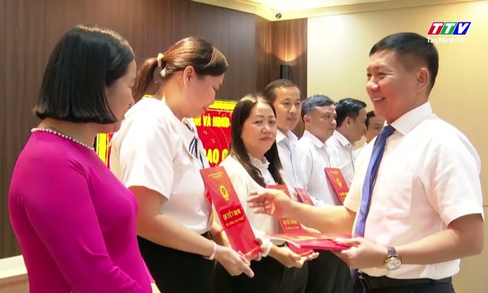 Văn phòng Đoàn ĐBQH và HĐND tỉnh bổ nhiệm lãnh đạo các phòng chuyên môn