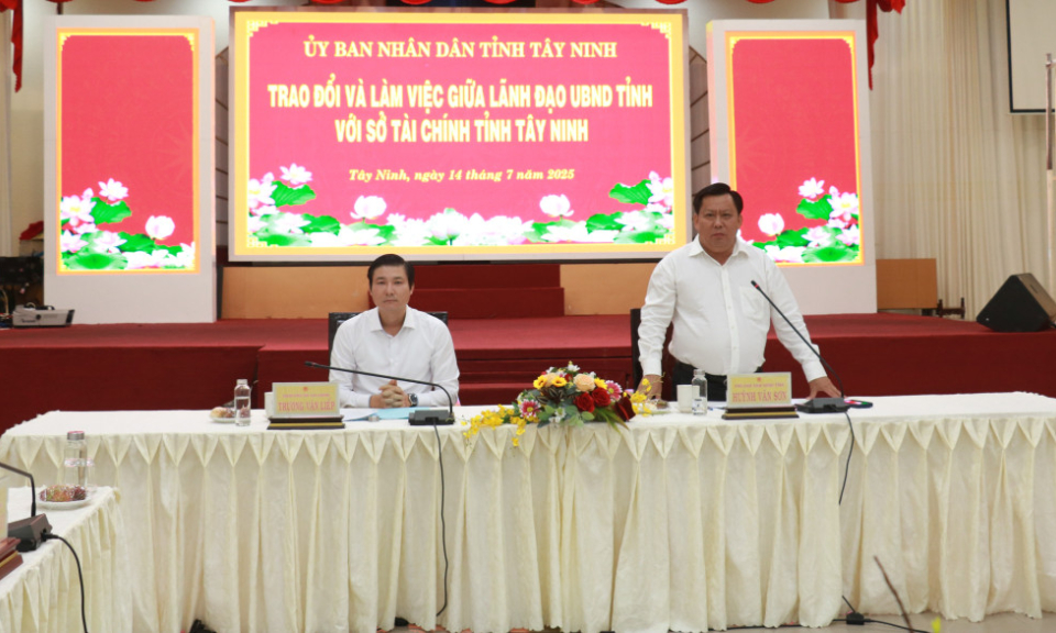 Phó Chủ tịch UBND tỉnh Tây Ninh Huỳnh Văn Sơn làm việc với Sở Tài chính