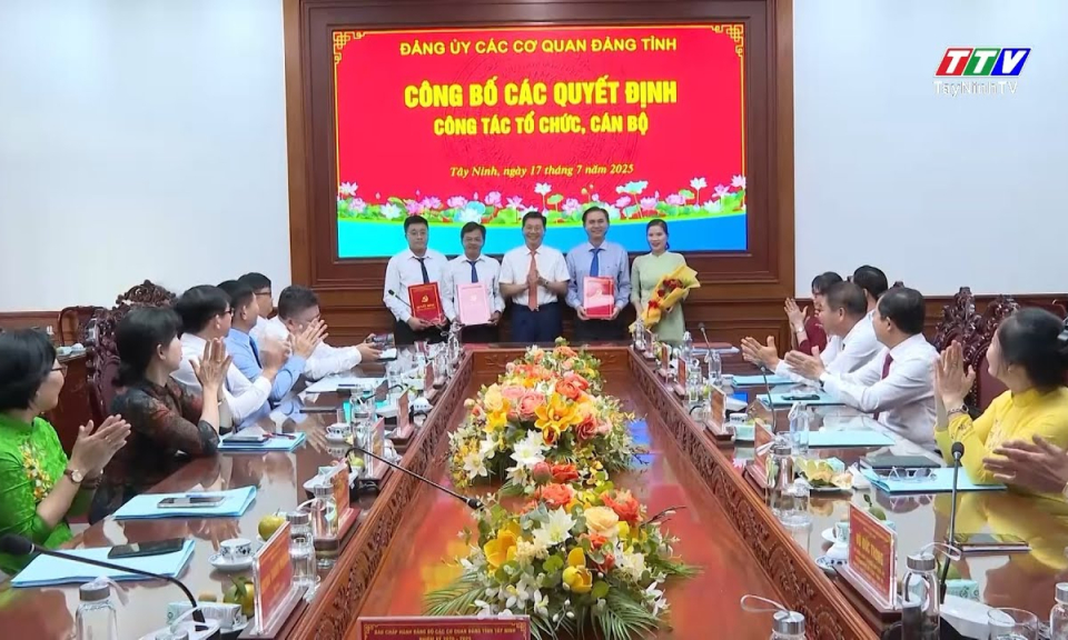 Đảng ủy các cơ quan Đảng tỉnh công bố các quyết định cán bộ