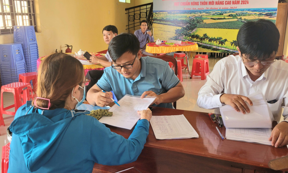 Công bố phương án bồi thường giải phóng mặt bằng dự án Đường tỉnh 827E đoạn qua xã Vàm Cỏ