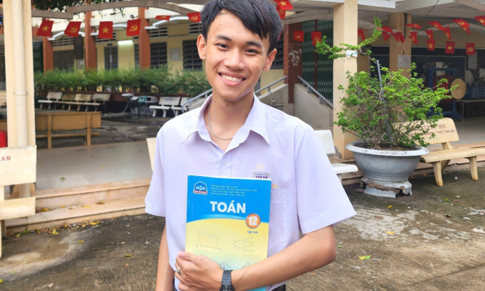 Thủ khoa Toán - Từ đam mê đến điểm 10 tuyệt đối