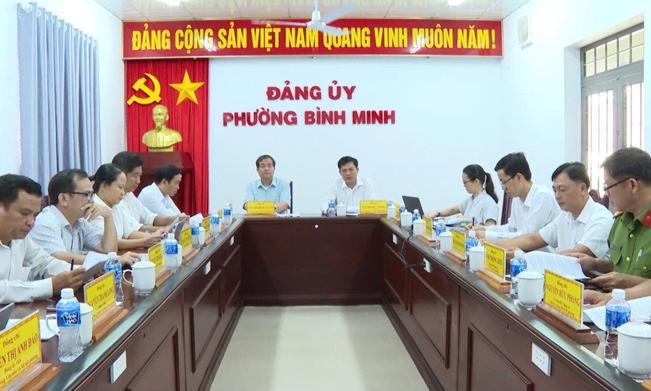 Phó Chủ tịch UBND tỉnh Nguyễn Hồng Thanh khảo sát công tác chuẩn bị Đại hội Đảng bộ phường Bình Minh