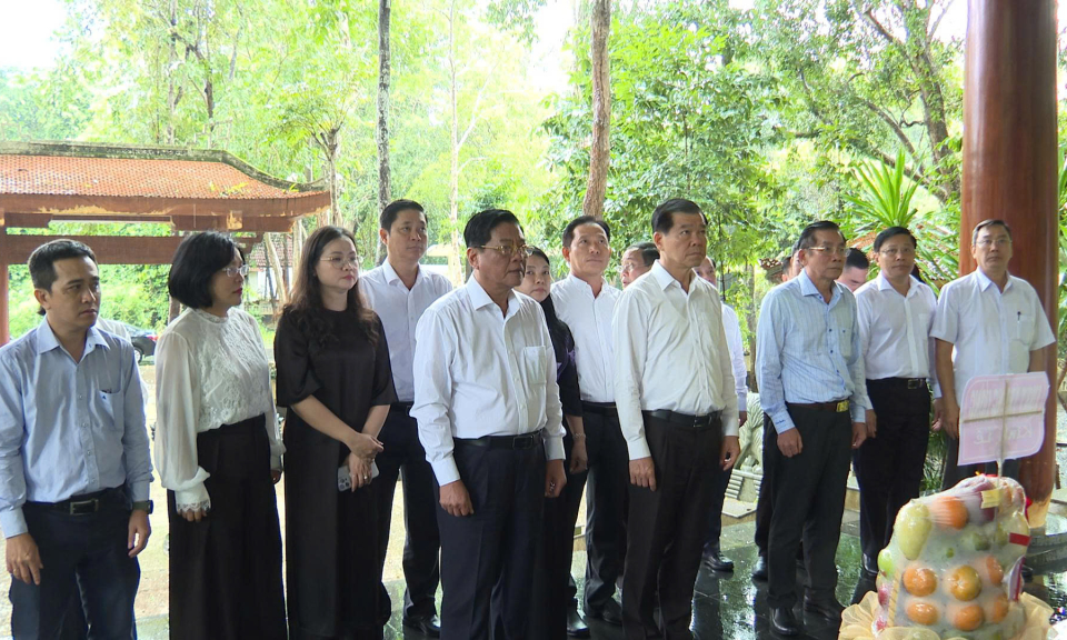 Đoàn công tác Ủy ban Kiểm tra Trung ương: Dâng hương tại Di tích lịch sử Ban Kiểm tra Trung ương Cục miền Nam