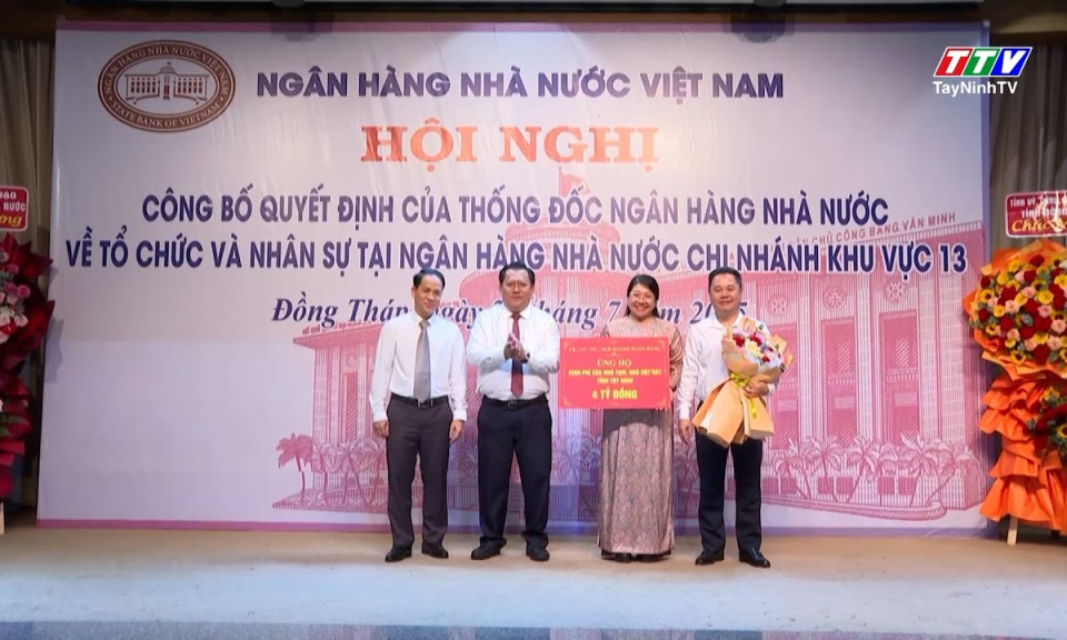 Ngân hàng Nhà nước Việt Nam trao tặng kinh phí cho Chương trình xóa nhà tạm, nhà dột nát