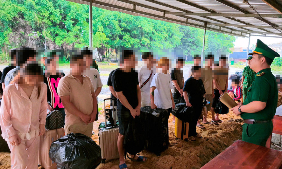 Trái đắng từ cạm bẫy 'việc nhẹ, lương cao'