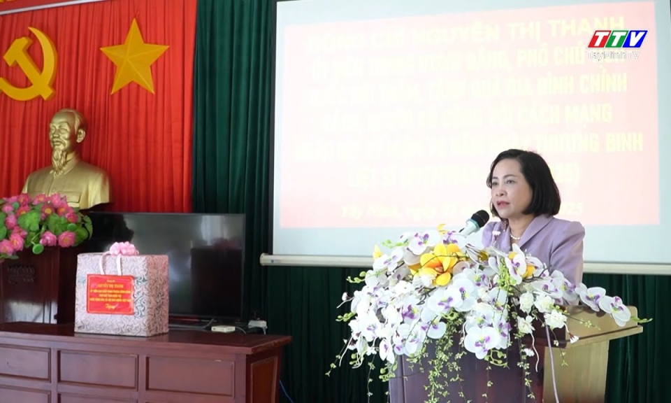 Phó Chủ tịch Quốc hội Nguyễn Thị Thanh thăm và làm việc với Đồn Biên phòng Long Khốt