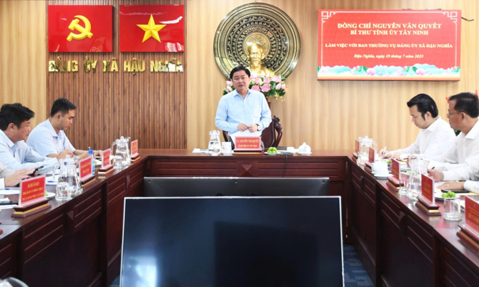 Bí thư Tỉnh ủy Nguyễn Văn Quyết: Làm việc với Ban Thường vụ Đảng ủy xã Hậu Nghĩa