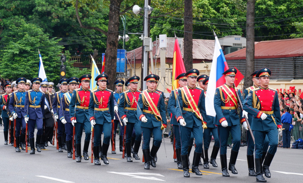 Quân đội Nga tham gia tổng duyệt