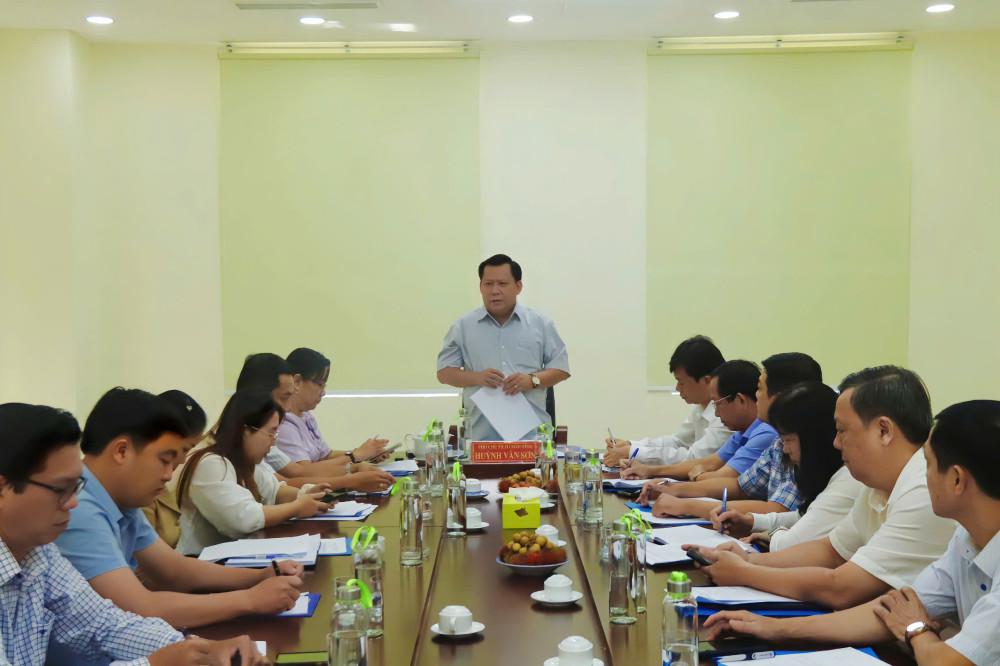 Phó Chủ tịch UBND tỉnh Tây Ninh Huỳnh Văn Sơn cùng lãnh đạo các sở, ngành có buổi thăm, làm việc với Kho bạc Nhà nước khu vực XVIII 