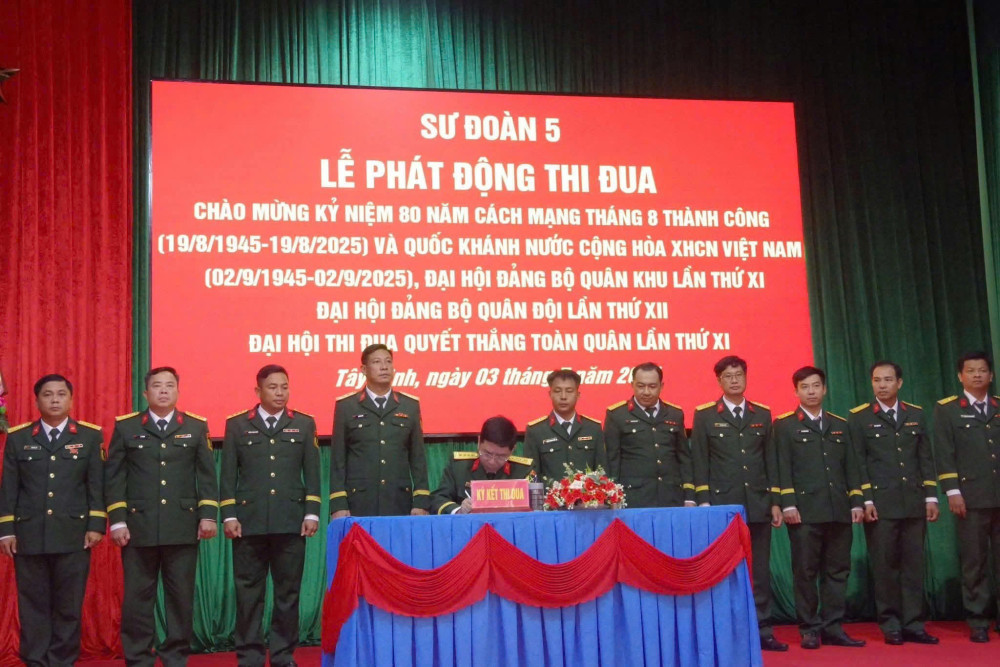 Sư đoàn 5 phát động Đợt thi đua cao điểm với chủ đề “Phất cao cờ hồng tháng Tám – Thi đua giành 3 nhất”
