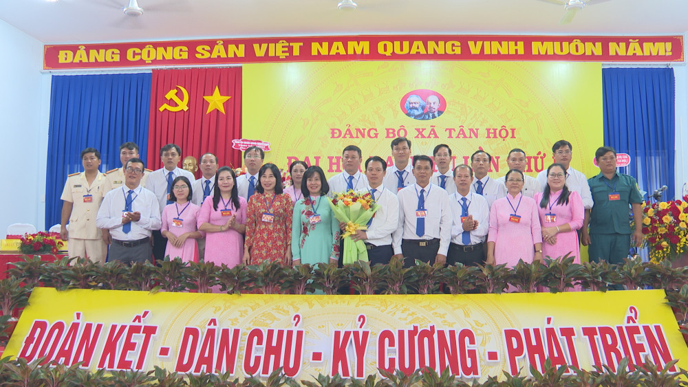 Ban Chấp hành Đảng bộ xã Tân Hội nhiệm kỳ 2025-2030 ra mắt Đại hội