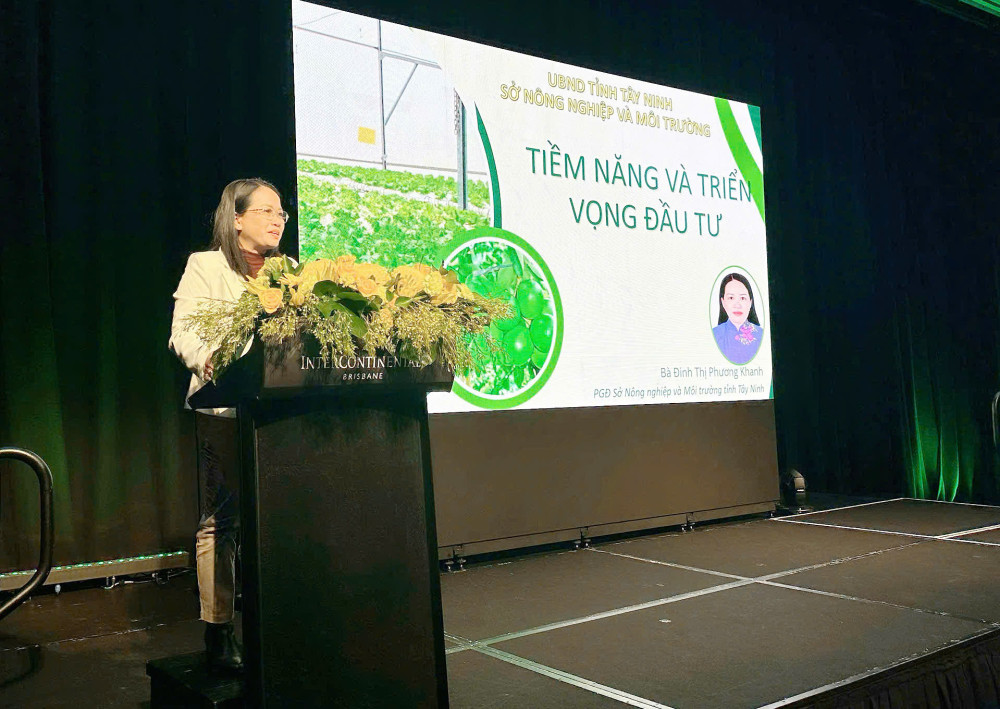 Lãnh đạo Sở Nông nghiệp và Môi trường tỉnh Tây Ninh thông tin, định hướng đầu tư, phát triển nông nghiệp ứng dụng cao của tỉnh tại hội nghị