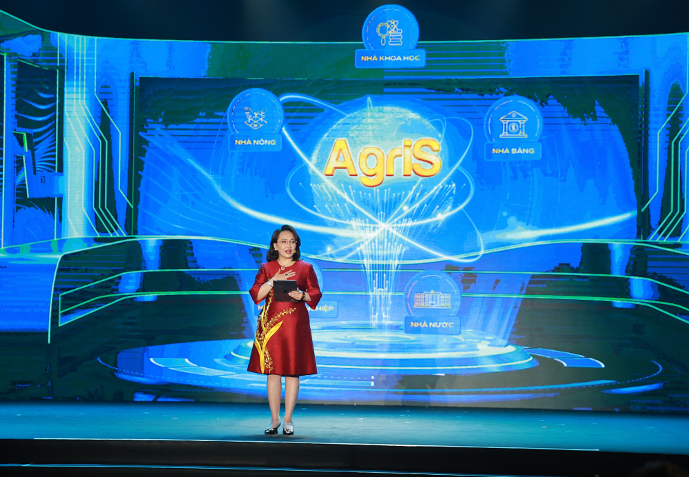 Chủ tịch Hội đồng quản trị AgriS Đặng Huỳnh Ức My chia sẻ tại Hội nghị AgriS Agro Day 2025