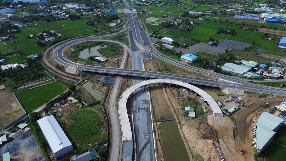 Dự án đường Vành Đai 3 TP.Hồ Chí Minh đoạn qua địa bàn tỉnh đang được đẩy nhanh tiến độ, qua đó thúc đẩy giải ngân vốn đầu tư công