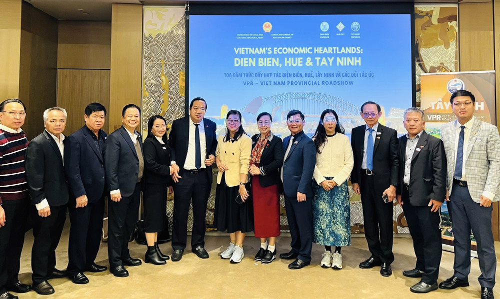 Đoàn công tác tỉnh Tây Ninh đến tham gia buổi tọa đàm