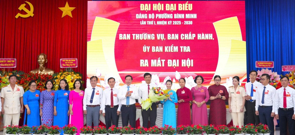 Ban Chấp hành Đảng bộ phường Bình Minh, nhiệm kỳ 2025-2030 ra mắt Đại hội