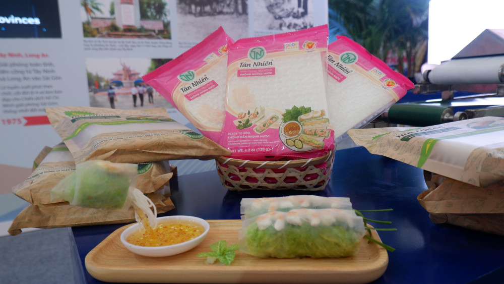 Đặc sản bánh tráng Tây Ninh được giới thiệu tại triển lãm