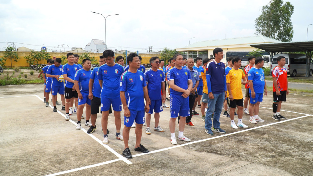 Các đội tham dự giải