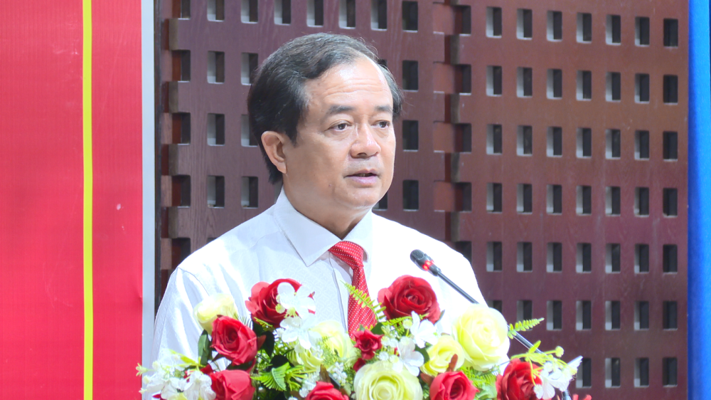 Ủy viên Ban Thường vụ Tỉnh ủy, Phó Chủ tịch UBND tỉnh Nguyễn Hồng Thanh phát biểu tại buổi lễ