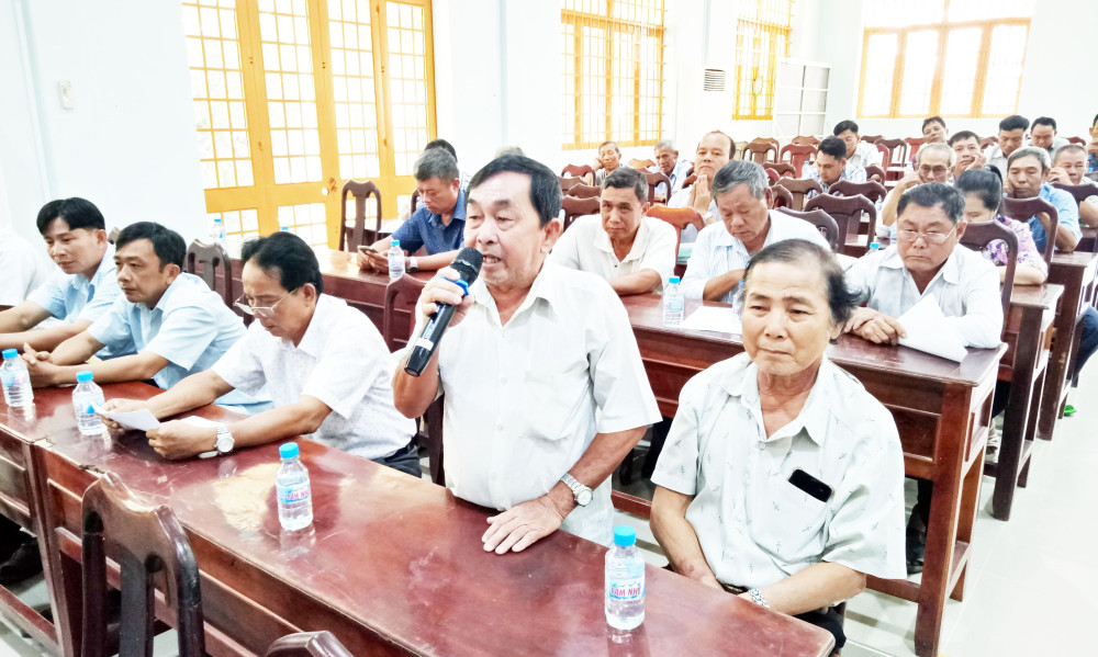 Cử tri xã Phước Chỉ phát biểu ý kiến