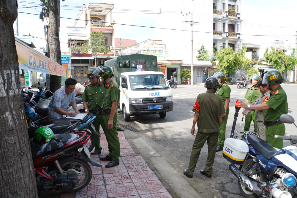 Lực lượng Cảnh sát trật tự, Cảnh sát 113 phối hợp Công an phường Long An tuần tra bảo đảm trật tự đô thị