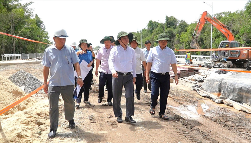 Lãnh đạo tỉnh kiểm tra tiến độ tại Cửa khẩu Quốc tế Tân Nam
