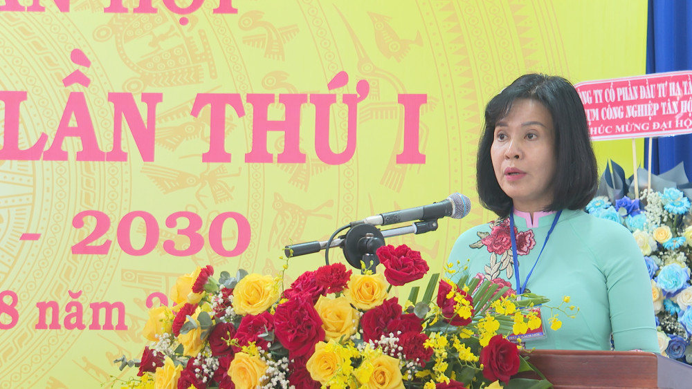 Ủy viên Ban Thường vụ Tỉnh ủy, Trưởng ban Tuyên giáo và Dân vận Tỉnh ủy Nguyễn Thị Xuân Hương phát biểu chỉ đạo Đại hội