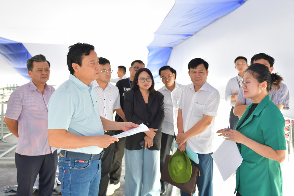 Phó Chủ tịch UBND tỉnh Phạm Tấn Hòa kiểm tra công tác chuẩn bị tại dự án đầu tư xây dựng và kinh doanh kết cấu hạ tầng Khu công nghiệp Bình Hòa Nam 1