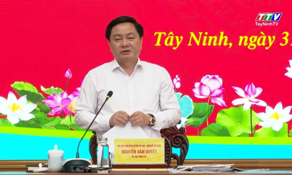 Bí thư Tỉnh ủy Nguyễn Văn Quyết chủ trì cho ý kiến văn kiện đại hội Đảng bộ các xã, phường