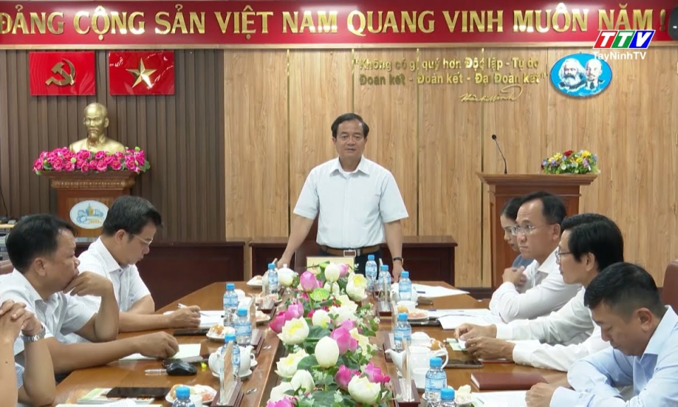Phó Chủ tịch UBND tỉnh Nguyễn Hồng Thanh làm việc với Sở Xây dựng
