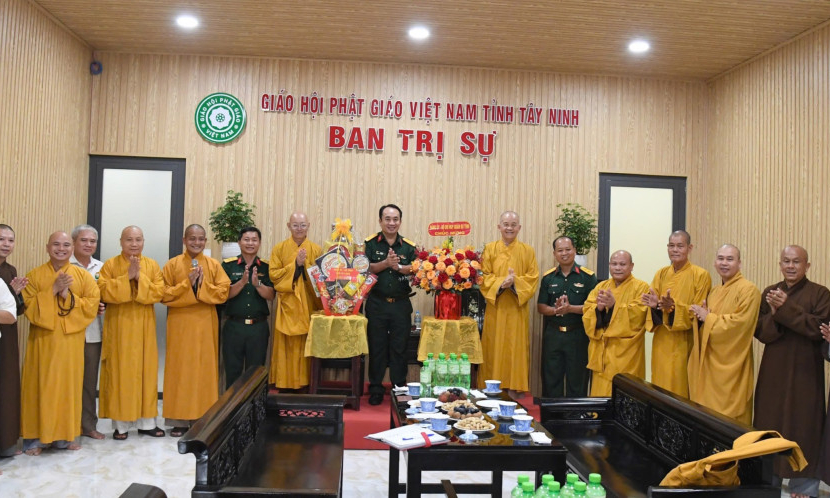 Bộ Chỉ huy quân sự tỉnh Tây Ninh thăm Ban Trị sự Giáo hội Phật giáo tỉnh