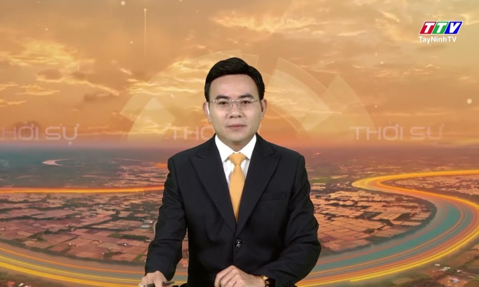 Kiến Tường: Trao Huy hiệu 50 năm tuổi Đảng