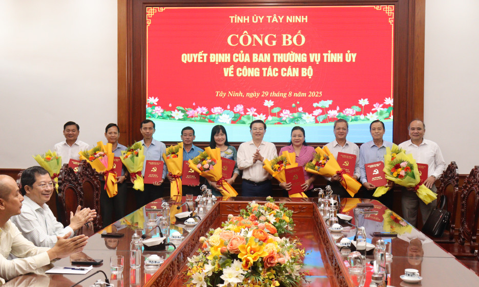 Tỉnh ủy Tây Ninh công bố các quyết định về công tác cán bộ
