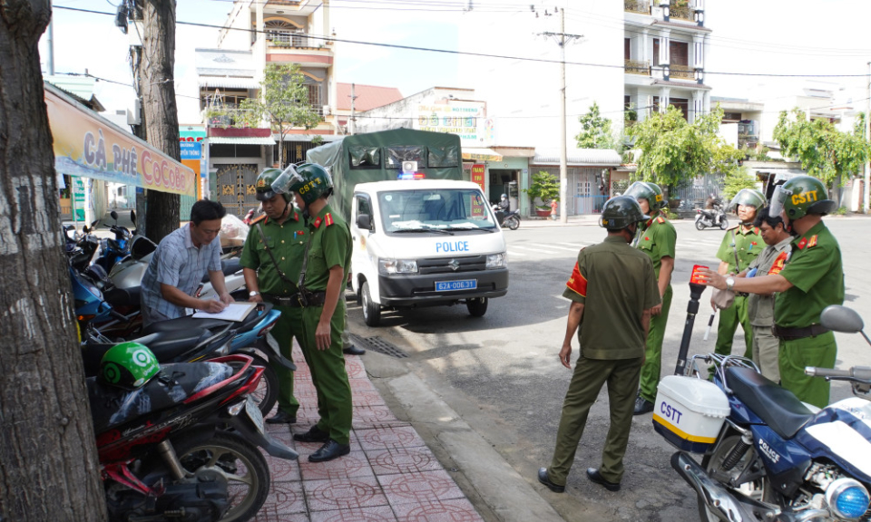 Tăng cường tuần tra kiểm soát, bảo đảm an ninh trật tự các ngày lễ lớn và Đại hội đảng bộ các cấp