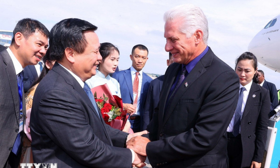 Chủ tịch nước Cuba và Phu nhân đến Hà Nội, bắt đầu thăm cấp Nhà nước