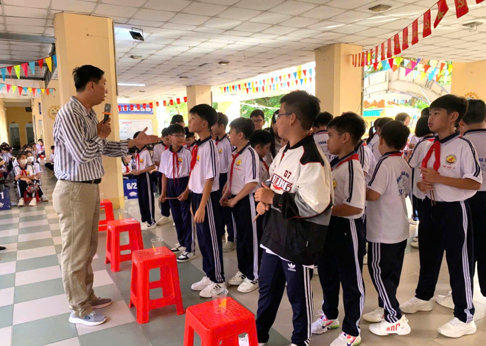 Học sinh sinh hoạt đầu năm học 2025-2026