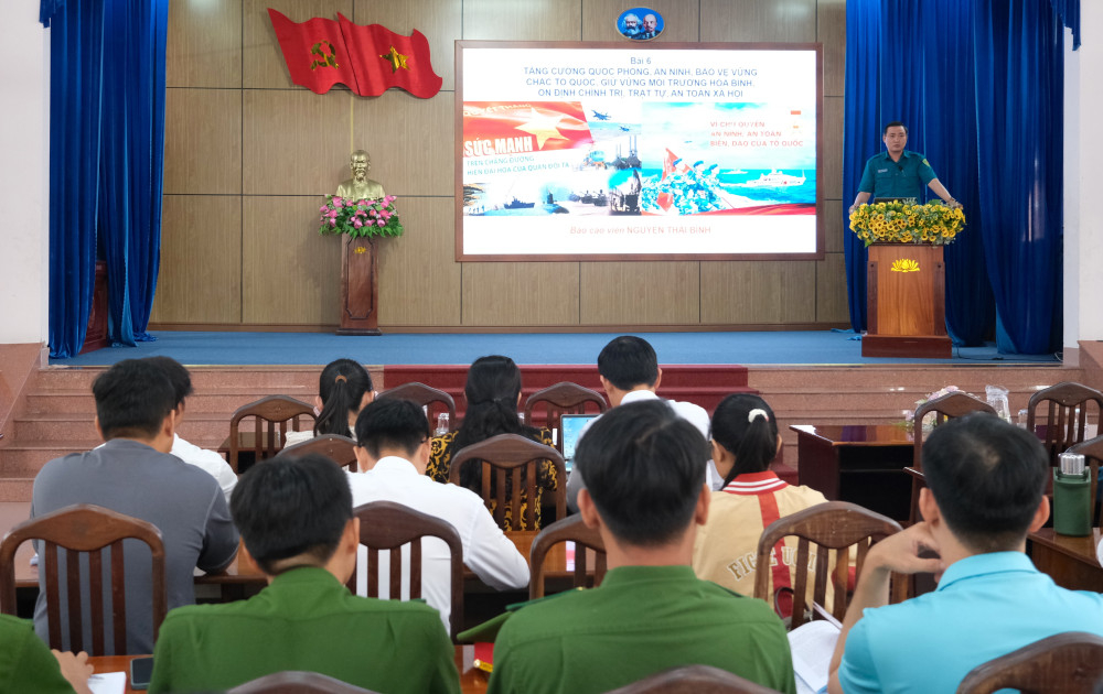 Lớp bồi dưỡng  lý luận chính trị cho đảng viên mới diễn ra từ ngày 08 đến 16/9/2025