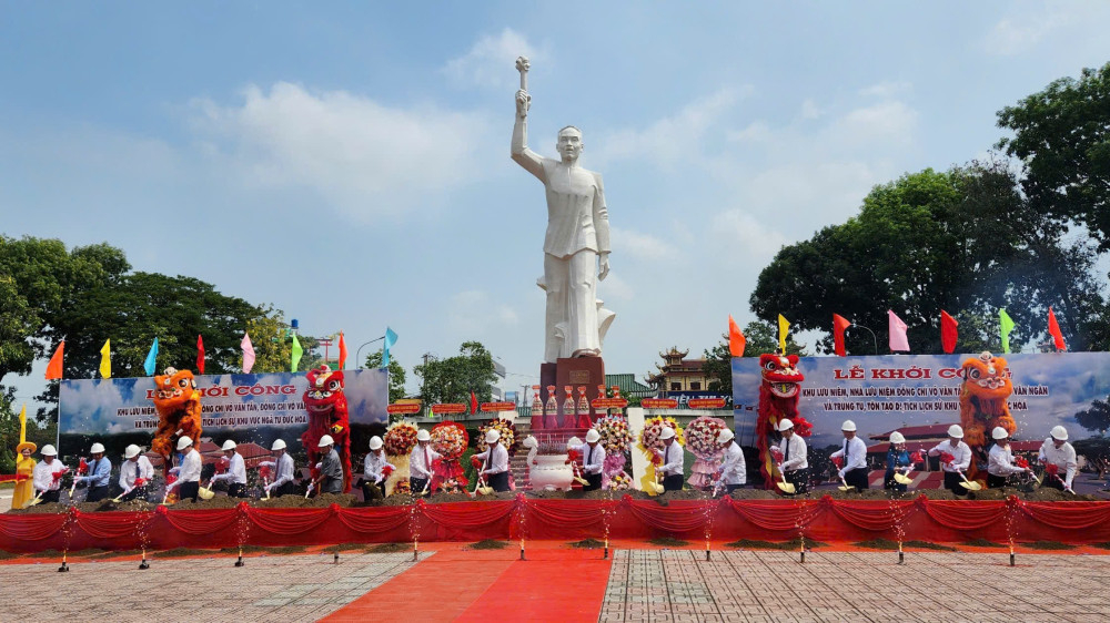 Thực hiện nghi thức động thổ, khởi công xây dựng Khu lưu niệm, Nhà lưu niệm đồng chí Võ Văn Tần, đồng chí Võ Văn Ngân và trùng tu, tôn tạo Di tích lịch sử Khu vực ngã tư Đức Hòa trong tháng 4/2025