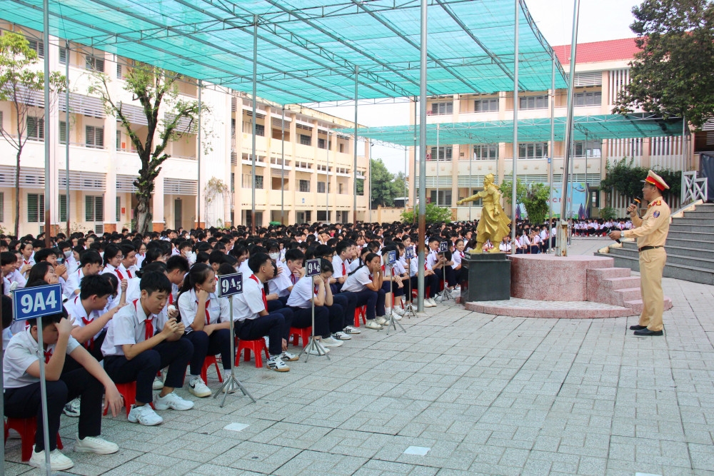 Cảnh sát giao thông thông tin về tình hình trật tự an toàn giao thông đường bộ trong thời gian qua