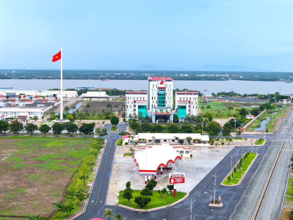Cảng Quốc tế Long An (Ảnh: Châu Tâm) 