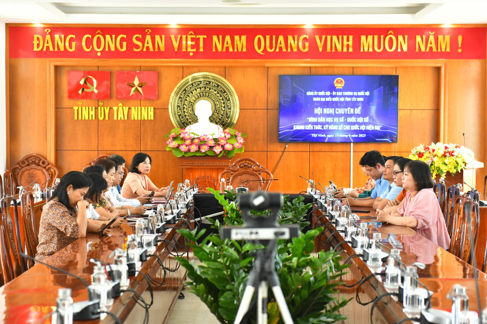 Các đại biểu dự tại điểm cầu tỉnh Tây Ninh 