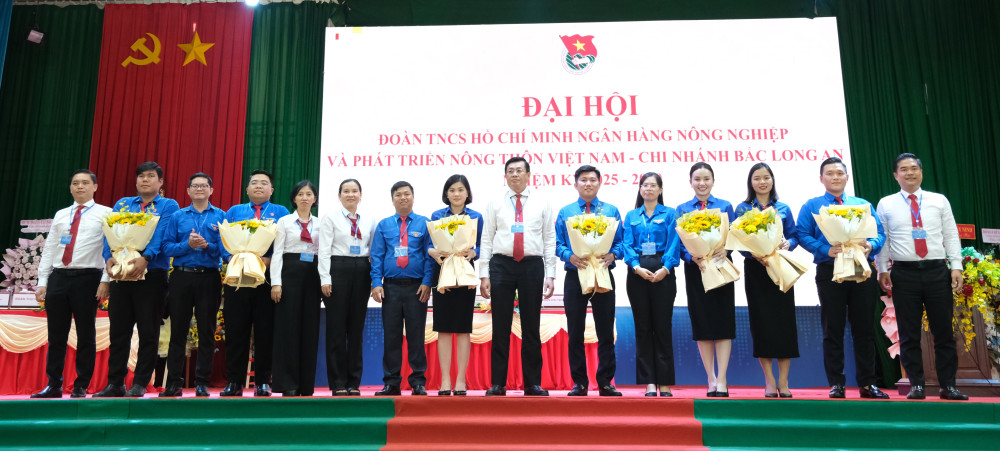 Ban Chấp hành Đoàn cơ sở Agribank Chi nhánh Bắc Long An nhiệm kỳ 2025-2030 ra mắt đại hội