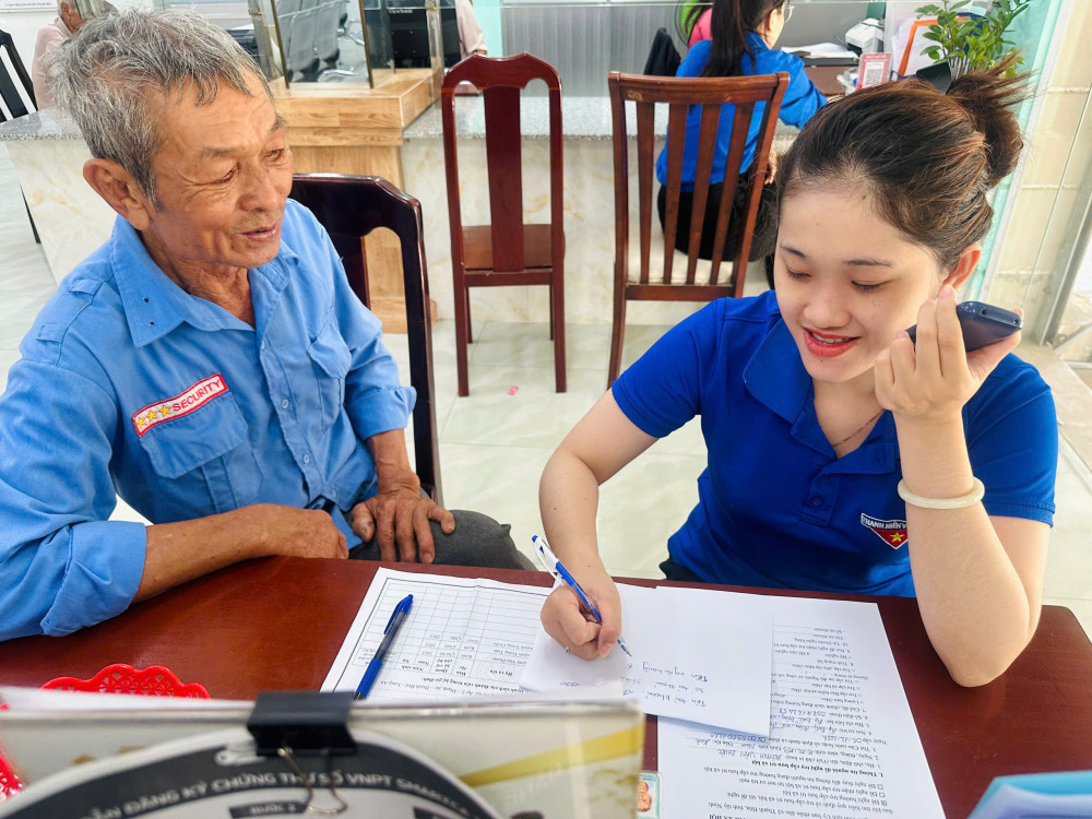 Công tác cải cách thủ tục hành chính được xã Thạnh Hóa cụ thể hóa bằng mô hình mang ý nghĩa thiết thực