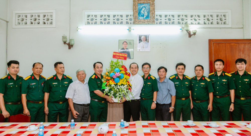 Đoàn đến thăm Ủy ban Đoàn kết Công giáo tỉnh